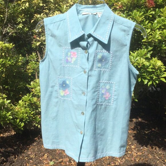 Tops - Lemon Grass Sleeveless Embroider Pockets Shirt